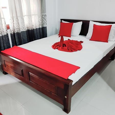Oasis Beach Hotel Negombo Kültér fotó